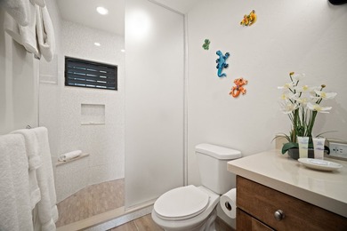 This is a leasehold property. Top-floor, end unit 1-bedroom - photo 14