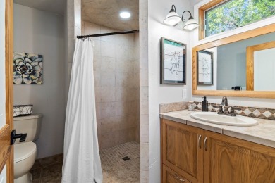 This property is absolutely charming ! Discover a clever blend