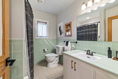 This property is absolutely charming ! Discover a clever blend