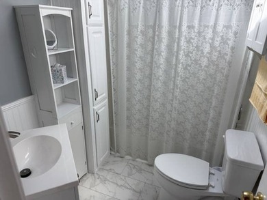 Spacious, 3 bedroom, 2 bath home that has been well maintained - photo 10