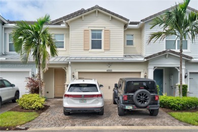 Lake Home For Sale in Hollywood, Florida