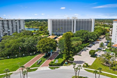 True paradise living in Florida! Rarely available, this spacious - photo 56