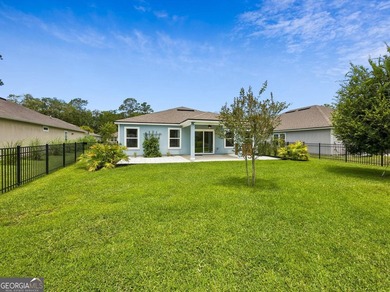 Move in ready, 4 bedroom, 2 bath, easy living floor plan - photo 2