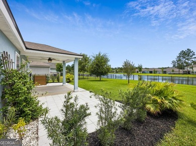 Move in ready, 4 bedroom, 2 bath, easy living floor plan - photo 3