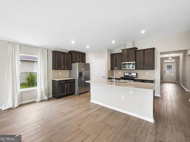 Move in ready, 4 bedroom, 2 bath, easy living floor plan - photo 9