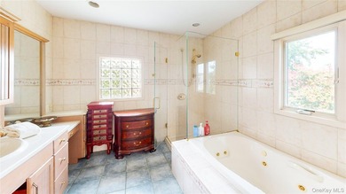 Motivated Seller! Spacious Expanded Cape in North Merrick - Room - photo 13