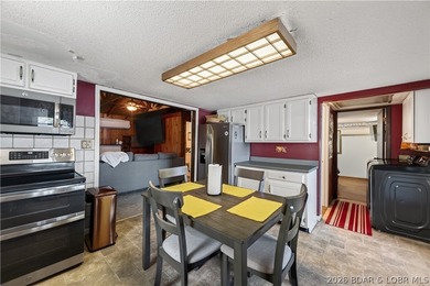 Looking to get your first lake cabin with deep water, killer - photo 15
