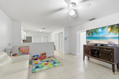 Rare quadruplex opportunity for investors, owner-occupants or - photo 17