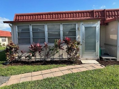 Great Location! been offered partially furnished/turn key! - photo 21
