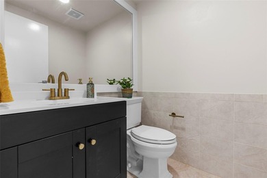 Great Location! been offered partially furnished/turn key! - photo 23