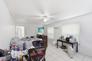 Rare quadruplex opportunity for investors, owner-occupants or - photo 24