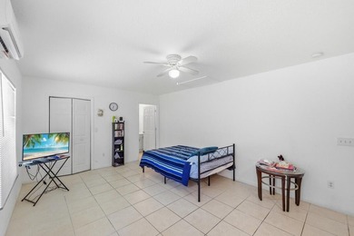 Rare quadruplex opportunity for investors, owner-occupants or - photo 29