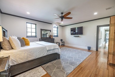 Spectacular Lakefront Retreat in Knoxville, TN Discover one of - photo 51