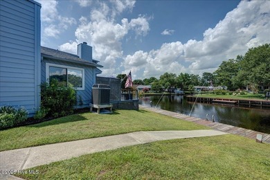 Waterfront Living at It's Finest! Welcome to this beautifully - photo 4