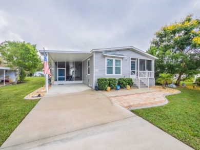 Mid Florida Lakes Area Home For Sale in Leesburg Florida