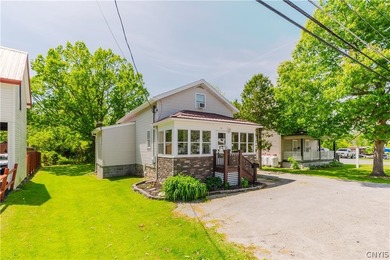 Welcome to this affordable and well-maintained home in the heart - photo 2