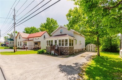 Welcome to this affordable and well-maintained home in the heart - photo 4