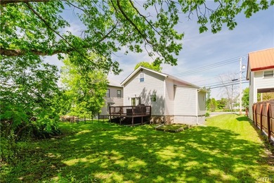 Welcome to this affordable and well-maintained home in the heart - photo 5