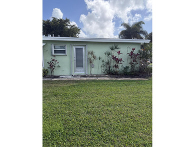 Welcome to Pine Point Villas in desirable Boynton Beach! This - photo 13
