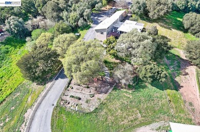 Looking for Privacy Located Close to Shopping, Top- Rated - photo 16
