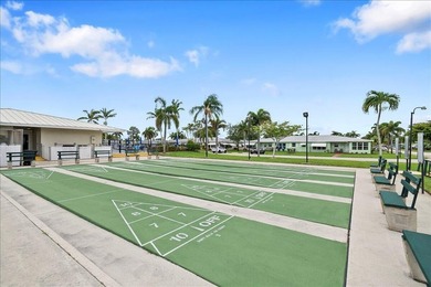 Welcome to Pine Point Villas in desirable Boynton Beach! This - photo 17