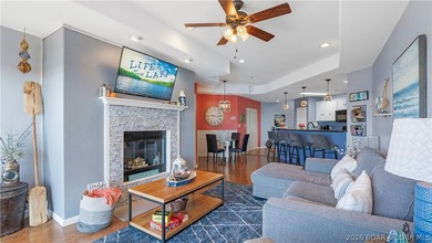 Located at the Lake of the Ozarks, this stunning turnkey 3BR/2BA - photo 7