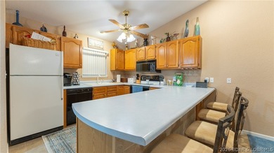 Seller is offering a credit toward new flooring & countertops - photo 6