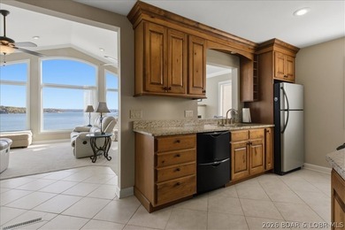 This stunning 5 bedroom home features breathtaking panoramic - photo 6