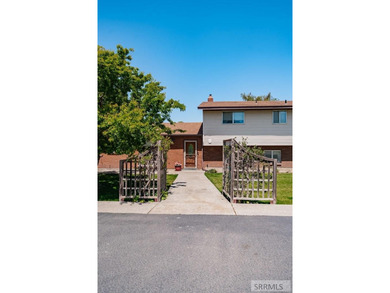 Experience the beauty of riverfront living with this incredible - photo 4