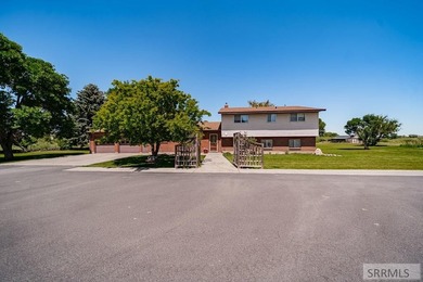 Experience the beauty of riverfront living with this incredible - photo 5