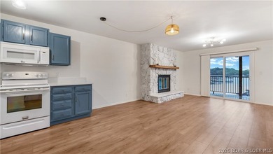 Enjoy lake life this summer with this beautifully updated - photo 2