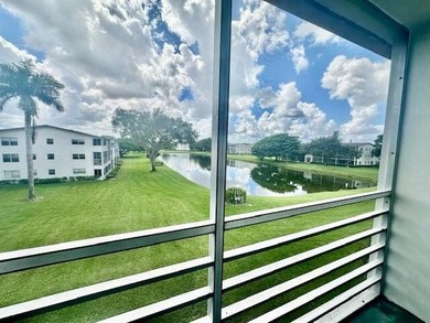 Stunning 3rd-floor 1/1.5 penthouse with panoramic lake views - photo 11