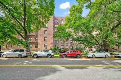 North Flushing - Fully Renovated 1-Bedroom Co-op; Move right - photo 15