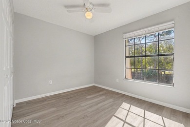 Beautifully Remodeled Townhome Near Everything! This spacious - photo 20