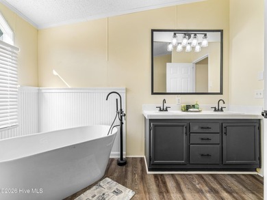 Welcome home to 307 North Winchester Lane in Hubert, North - photo 31