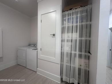 Very nice cozy home, walking distance to downtown, the - photo 32