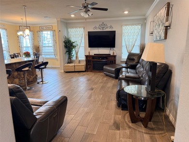 Welcome to this spacious 5-bedroom, 3-bathroom home with a 3-car - photo 3