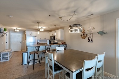 Enjoy large lake views and effortless access at this beautifully - photo 4