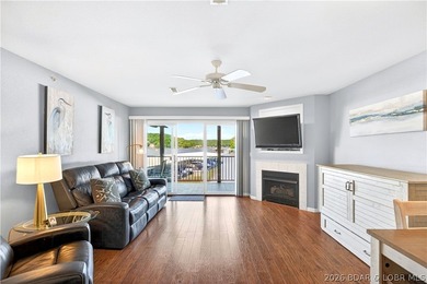 Beautiful 3-bedroom, 2-bath lakefront condo at Clearwater - photo 3