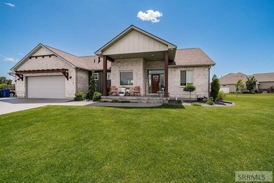 Parade of Homes 2020! This is a must see! Situated on a spacious - photo 1