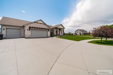 Parade of Homes 2020! This is a must see! Situated on a spacious - photo 3