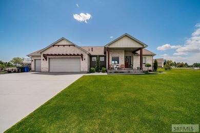 Parade of Homes 2020! This is a must see! Situated on a spacious - photo 4