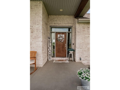 Parade of Homes 2020! This is a must see! Situated on a spacious - photo 5