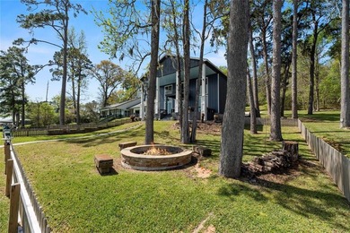 This inviting lakefront home is built for entertaining and - photo 2