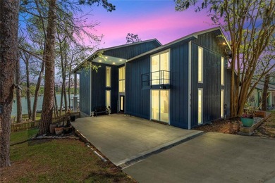 This inviting lakefront home is built for entertaining and - photo 4