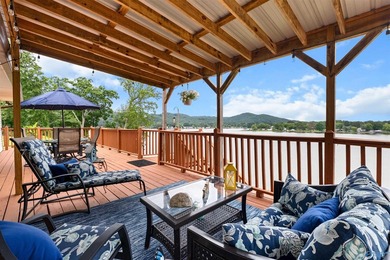 Waterfront living in Southside! This 4BR/3BA ranch home offers - photo 14