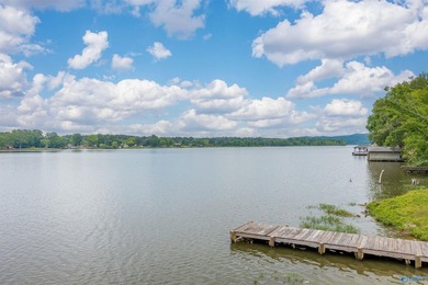 Waterfront living in Southside! This 4BR/3BA ranch home offers - photo 15
