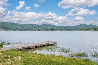 Waterfront living in Southside! This 4BR/3BA ranch home offers - photo 17
