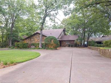 This exceptional Wimpy Kesner-built home with its premier - photo 4
