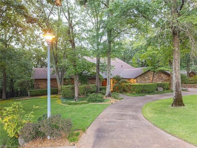 This exceptional Wimpy Kesner-built home with its premier - photo 5